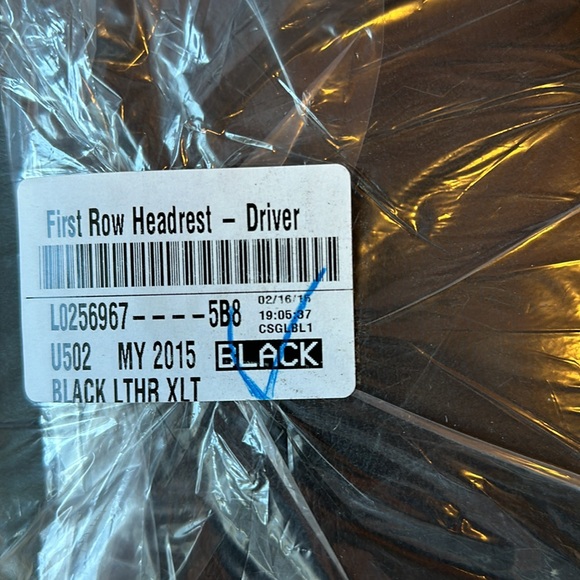 NWT Ford Explorer First Row Headrest - Driver and Passenger Black - Picture 5 of 7